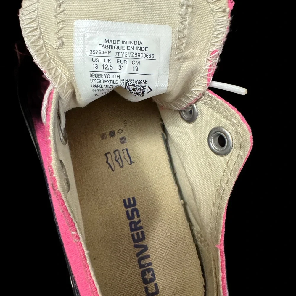 Converse Kids Sneakers in Vibrant Pink and White